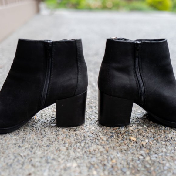 Aldo Black Suede Ankle Boots with Side Zippers - Picture 4 of 4